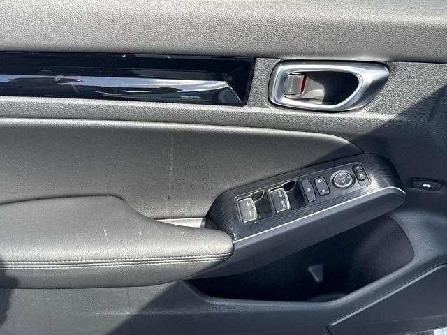 Photo of 2026 Platinum White Pearl Honda Civic Hybrid