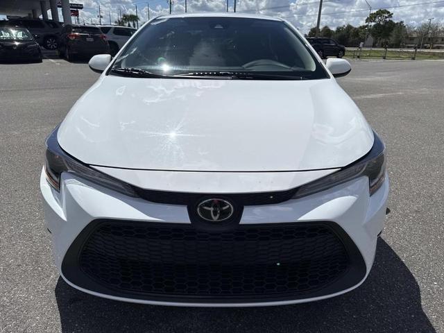 Photo of 2022 Classic Silver Metallic Toyota Corolla