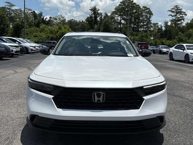 Photo of 2025 Platinum White Pearl Honda Accord