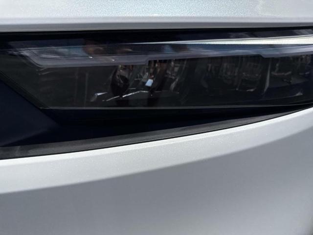 Photo of 2025 Platinum White Pearl Honda Accord