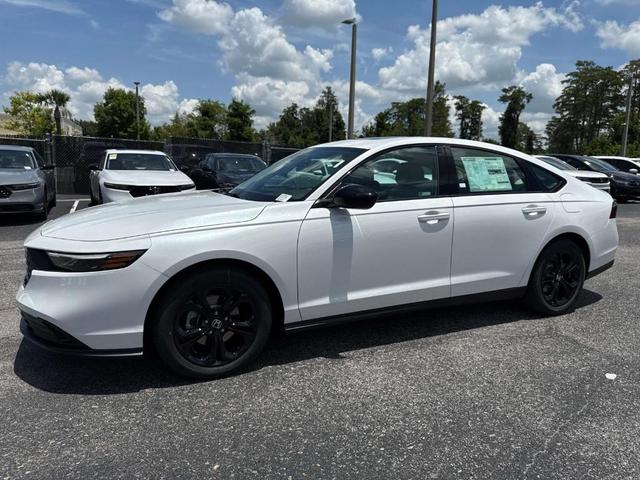 Photo of 2025 Platinum White Pearl Honda Accord
