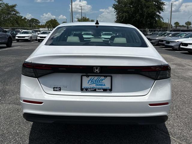 Photo of 2025 Platinum White Pearl Honda Accord