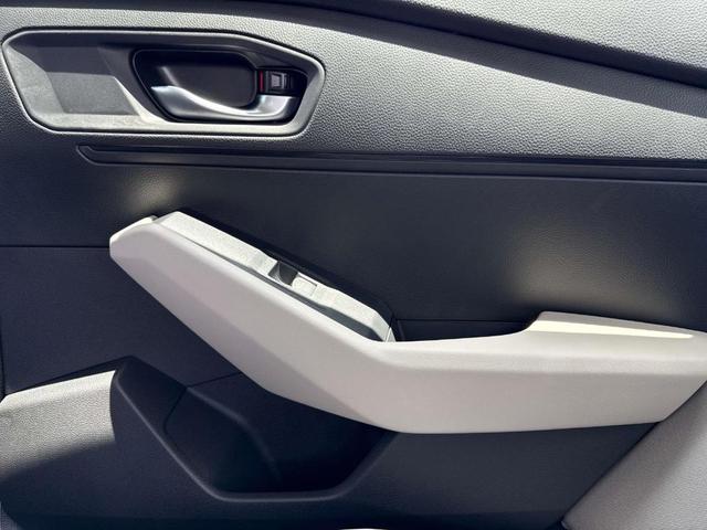 Photo of 2025 Platinum White Pearl Honda Accord