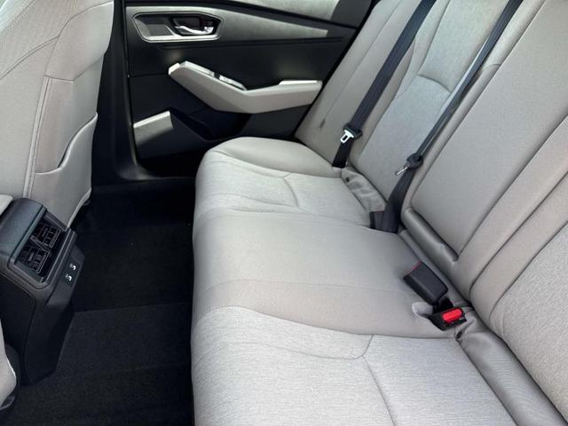 Photo of 2025 Platinum White Pearl Honda Accord