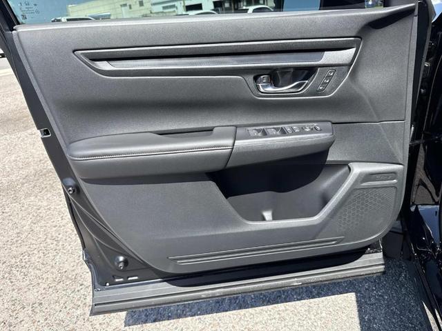 Photo of 2026 Crystal Black Pearl Honda CR-V Hybrid