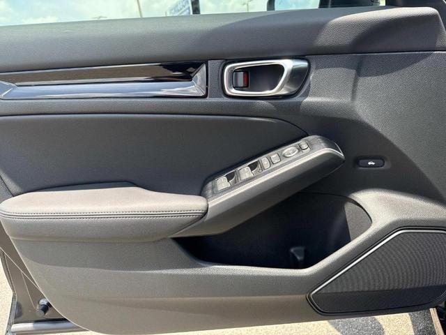Photo of 2025 Crystal Black Pearl Honda Civic Hybrid