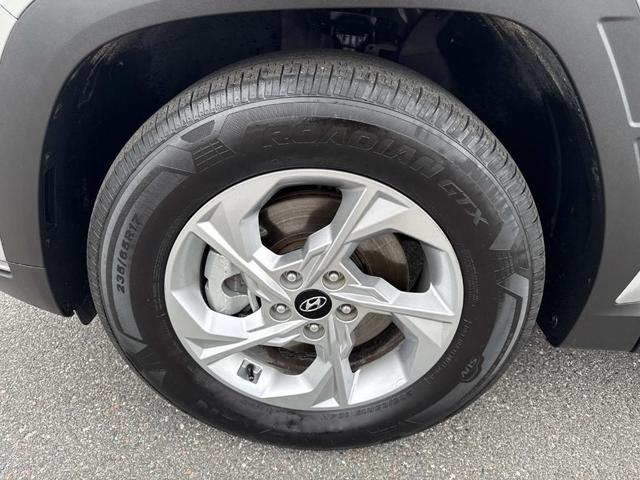 Photo of 2024 Shimmering Silver Hyundai TUCSON