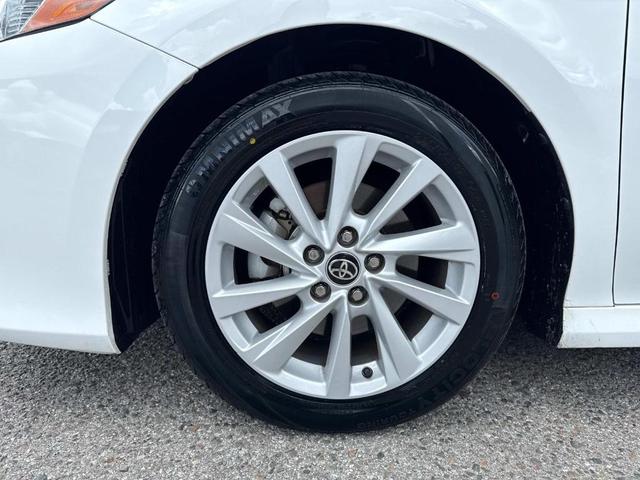 Photo of 2022 Super White Toyota Camry