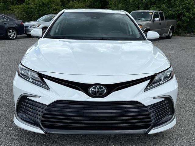 Photo of 2022 Super White Toyota Camry