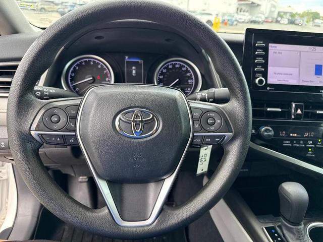 Photo of 2022 Super White Toyota Camry