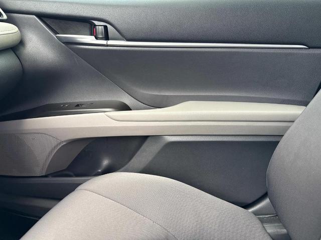 Photo of 2022 Super White Toyota Camry