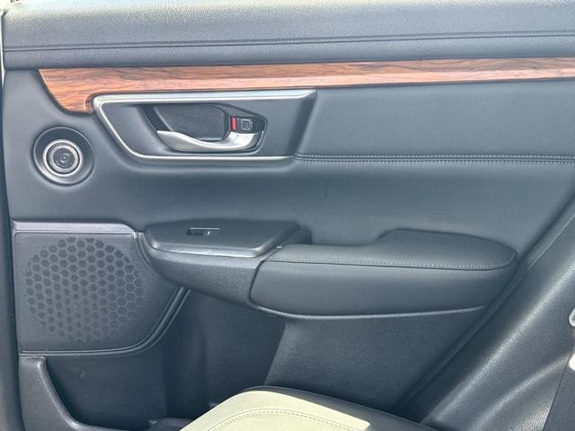 Photo of 2022 Lunar Silver Metallic Honda CR-V
