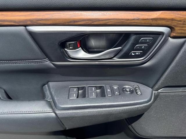Photo of 2022 Lunar Silver Metallic Honda CR-V