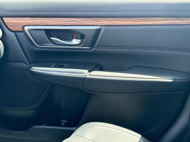 Photo of 2022 Lunar Silver Metallic Honda CR-V