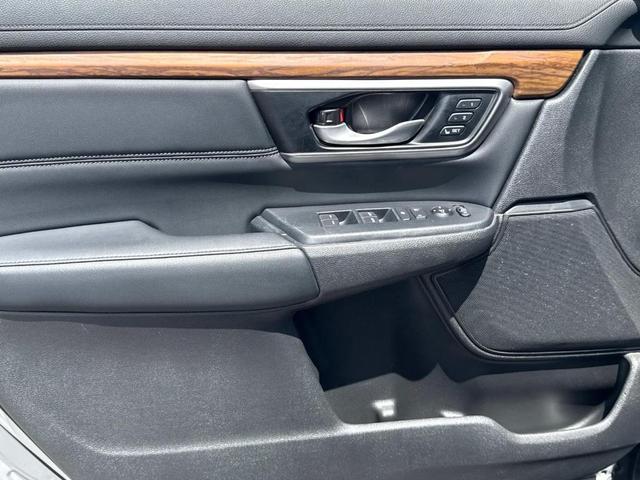 Photo of 2022 Lunar Silver Metallic Honda CR-V