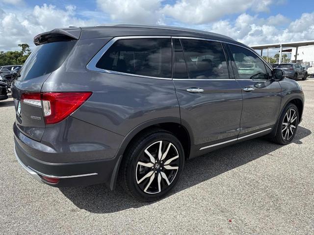 Photo of 2022 Modern Steel Metallic Honda Pilot
