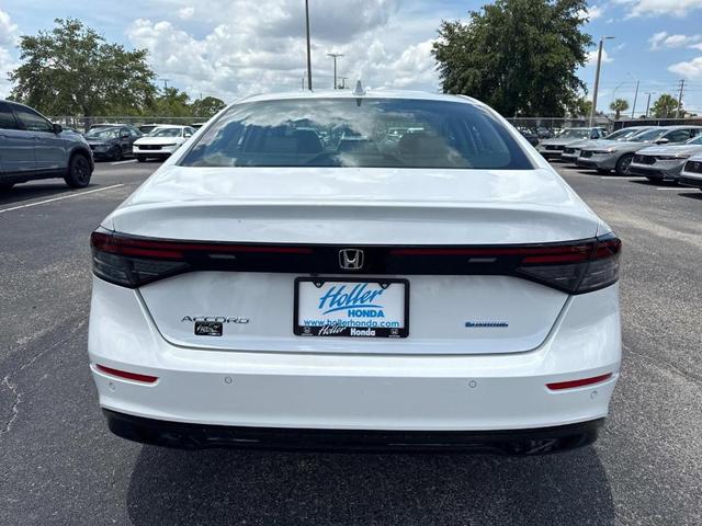 Photo of 2025 Platinum White Pearl Honda Accord Hybrid