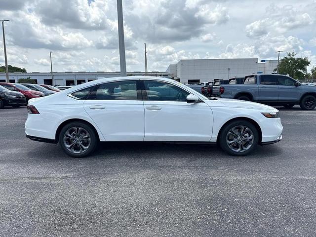 Photo of 2025 Platinum White Pearl Honda Accord Hybrid