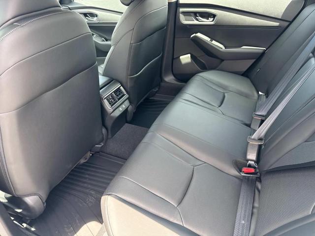 Photo of 2025 Platinum White Pearl Honda Accord Hybrid