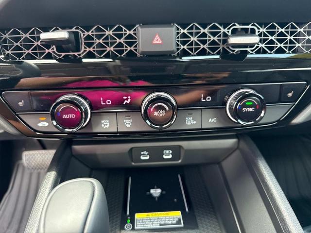 Photo of 2025 Platinum White Pearl Honda Accord Hybrid