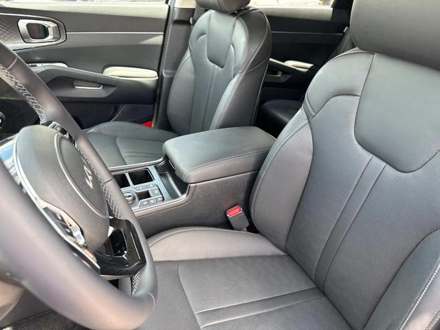 Photo of 2025 Metal Kia Sorento