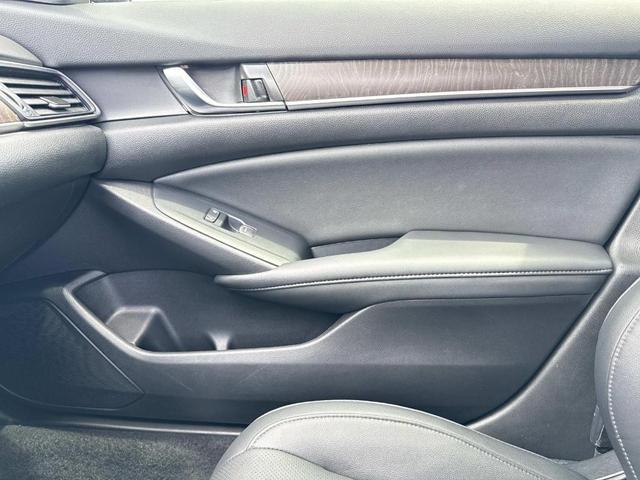 Photo of 2022 Sonic Gray Pearl Honda Accord Hybrid