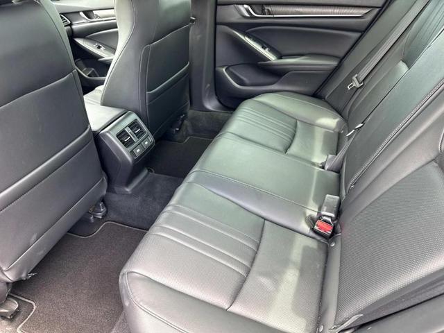 Photo of 2022 Sonic Gray Pearl Honda Accord Hybrid