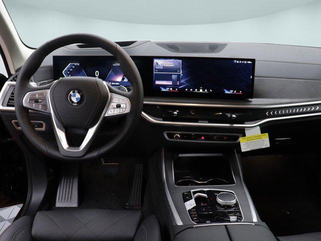 Photo of 2025 Black Sapphire Metallic BMW X7