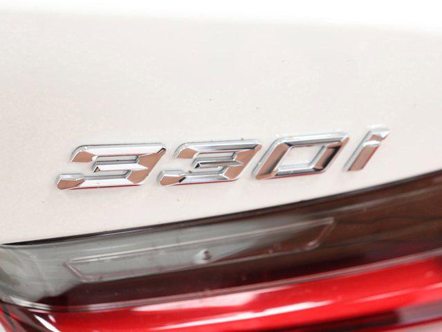 Photo of 2025 Alpine White BMW 330