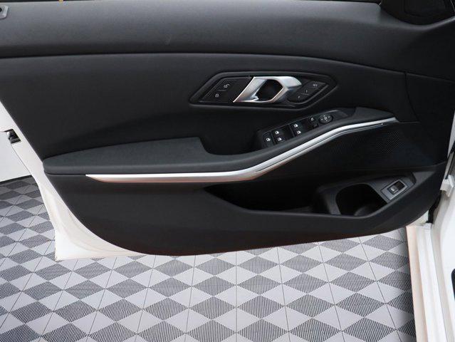 Photo of 2025 Alpine White BMW 330