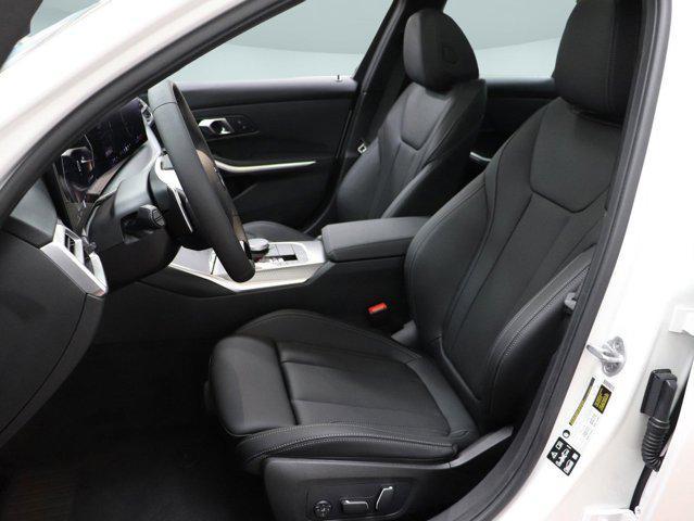 Photo of 2025 Alpine White BMW 330