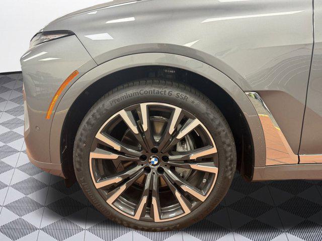 Photo of 2026 Skyscraper Grey Metallic BMW X7