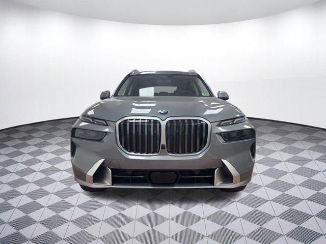 Photo of 2026 Skyscraper Grey Metallic BMW X7