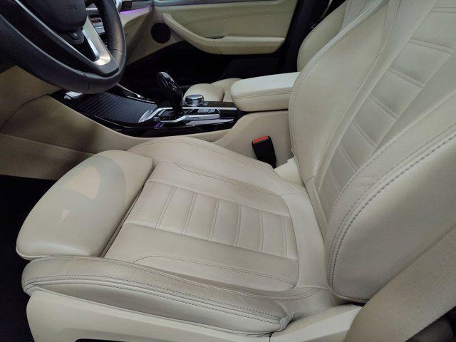 Photo of 2019 Mineral White Metallic BMW X3