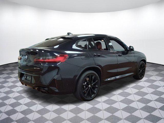 Photo of 2022 Carbon Black Metallic BMW X4