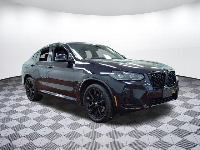 Photo of 2022 Carbon Black Metallic BMW X4