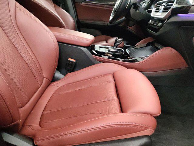 Photo of 2022 Carbon Black Metallic BMW X4