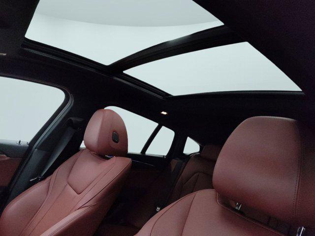Photo of 2022 Carbon Black Metallic BMW X4