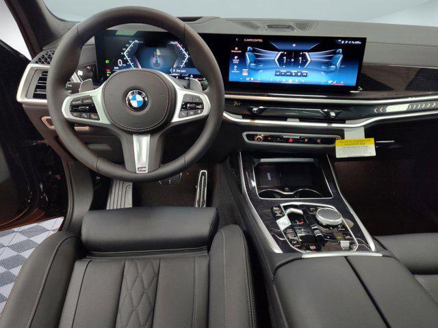 Photo of 2026 Black Sapphire Metallic BMW X7
