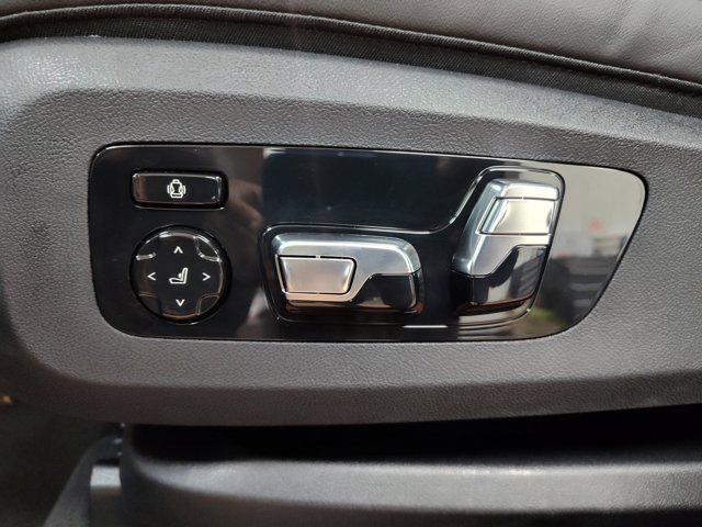 Photo of 2026 Black Sapphire Metallic BMW X7
