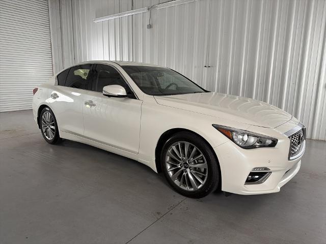 Photo of 2024 Majestic White INFINITI Q50