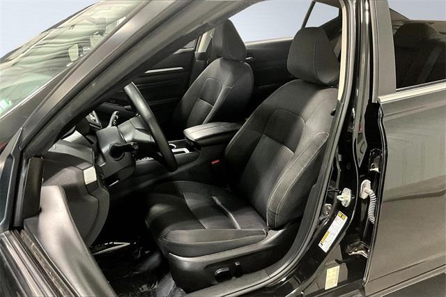 Photo of 2021 Black Nissan Altima
