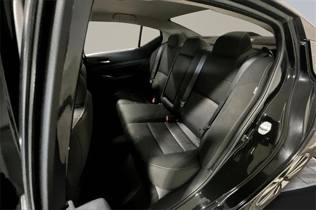 Photo of 2021 Black Nissan Altima