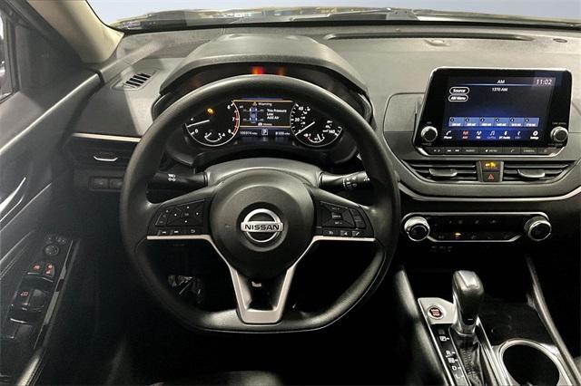 Photo of 2021 Black Nissan Altima