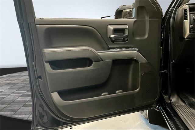 Photo of 2018 Black Chevrolet Silverado 1500