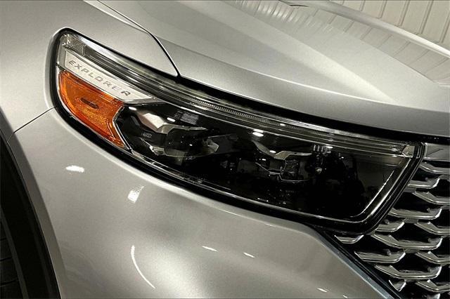Photo of 2020 Silver Ford Explorer