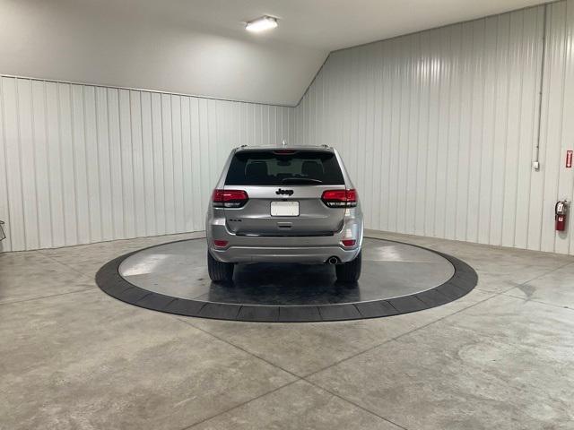 Photo of 2018 Billet Silver Metallic Clearcoat Jeep Grand Cherokee