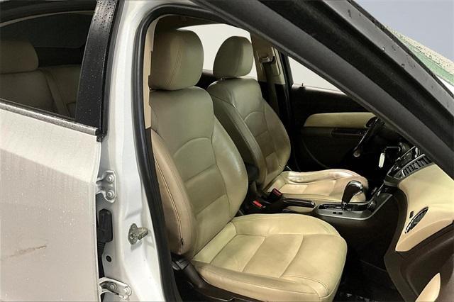 Photo of 2012 Summit White Chevrolet Cruze