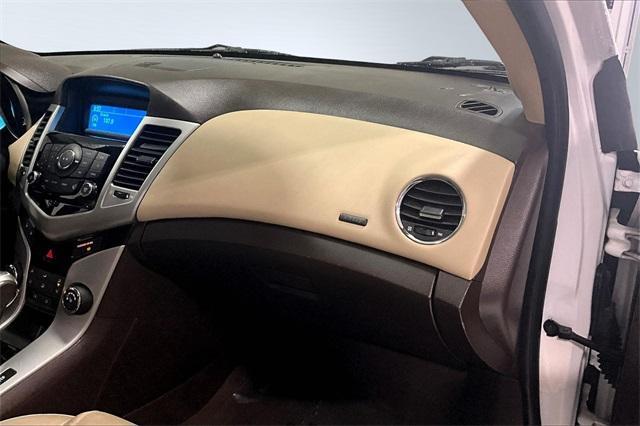 Photo of 2012 Summit White Chevrolet Cruze