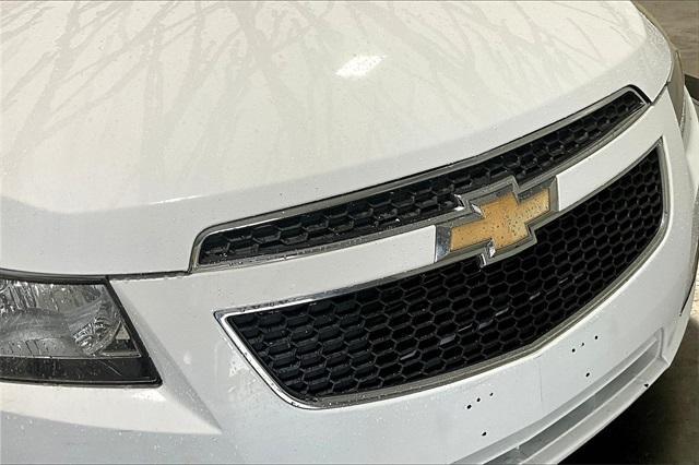 Photo of 2012 Summit White Chevrolet Cruze